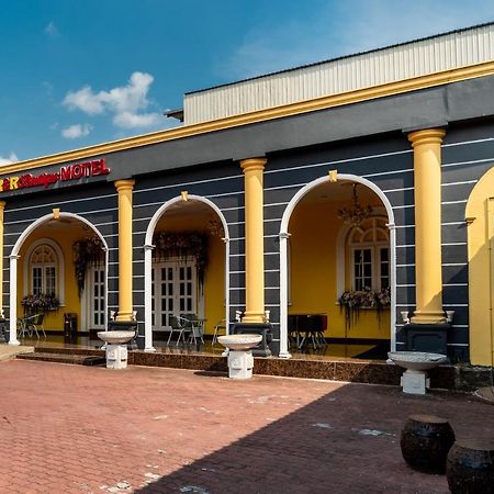 Oyo 1228 R & R Motel Johor Bahru Ngoại thất bức ảnh